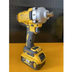 1 DeWalt DCF892M2