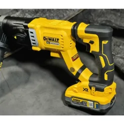 4 Dewalt DCH263