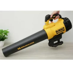 1 DeWalt DCM562N KR