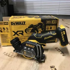 2 DeWalt DCS438B
