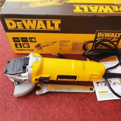 2 DeWalt DWE8100S B1