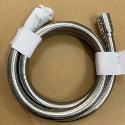 1 Voi xit toilet INAX CFV 105MP day tron ma Cr Ni